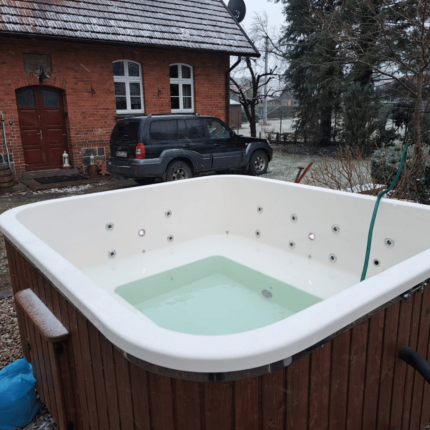 Konfigurowalna Wanna Kwadratowa Akrylowa 200-245 cm z Piecem Zewnętrznym lub Zintegrowanym